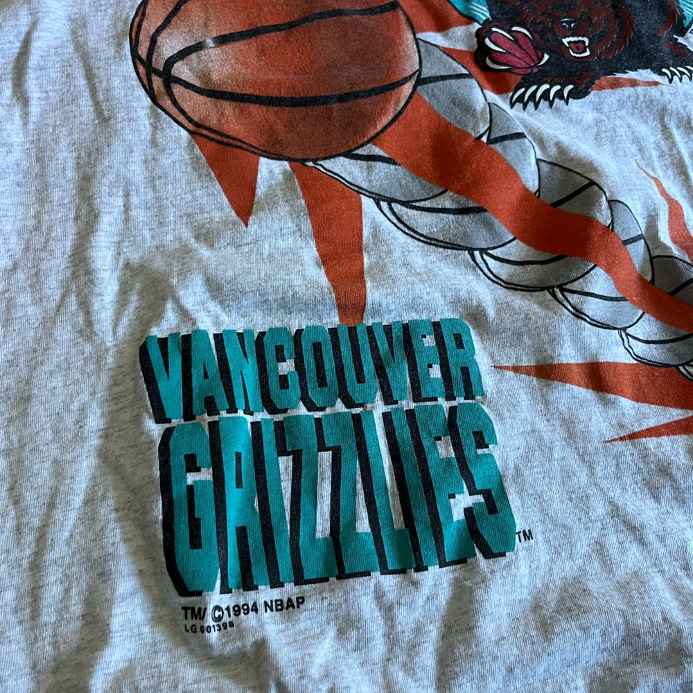 Vintage Vancouver Grizzlies 1994 NBA Basketball Tee RARE - Picture 3 of 6